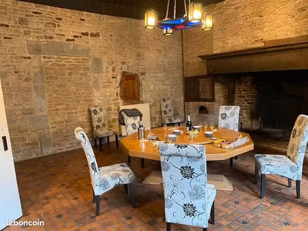 maison en pierres 245 m² jardin et dépendances à 30 minutes besançon