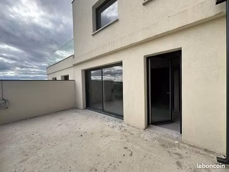 plateau à aménager avec terrasse  cave et parking