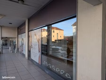 local commercial 48 m²