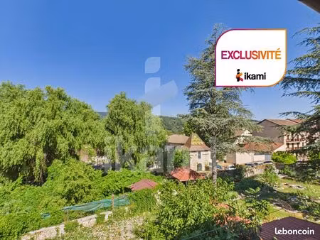 immeuble 10 pièces 200 m²