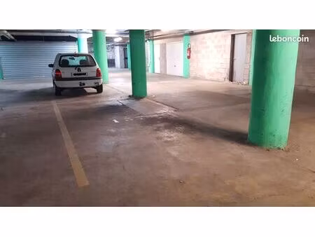 garage / parking