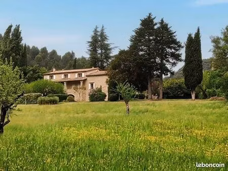 maison 13 pièces 280 m²