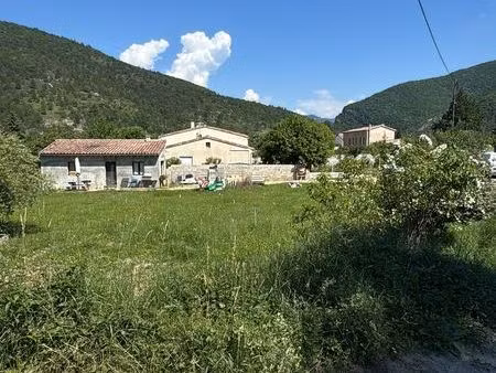 terrain et dépendance