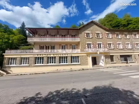 maison 25 pièces 673 m²