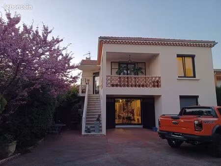 nyons 26110  grande maison de caractère atypique avec appartement indépendant – coups de c