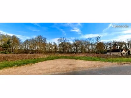 terrain 1 068 m² croisy sur eure