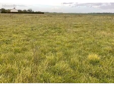 terrain 745 m² damville