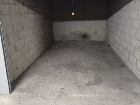garage/box 13 m² valence