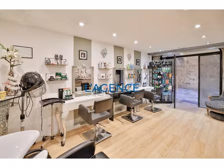 vente locaux professionnels 0 pièces 23.5 m² à hyeres (83400)  37 000 €
