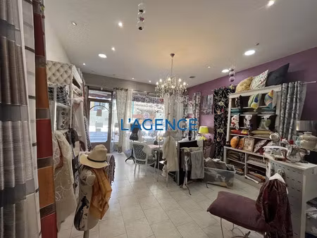 vente locaux professionnels 0 pièces 65 m² à hyeres (83400)  35 000 €