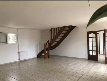 maison mitoyenne 78 m² – jardin – centre-ville de courville-sur-eure – proche gare