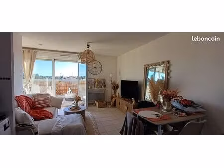 t2 lumineux rodilhan a 10 mn de nîmes