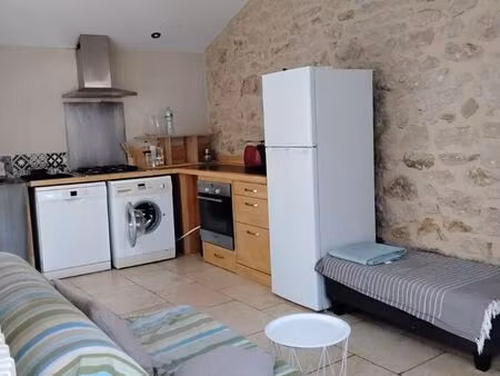 septembre à fin juin  f2 tout équipé avec jardin
