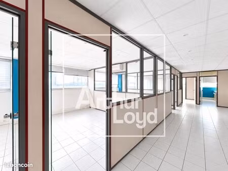 bureaux 153 m²