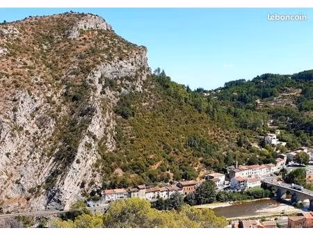 ensemble immobilier avec annexes et grand terrain à vendre à anduze