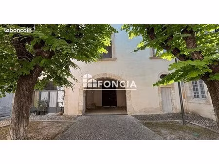 exclusivité foncia  t2 rez-de-chaussée  34.48 m2 habitables  centre historique