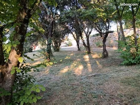 grand terrain à bâtir