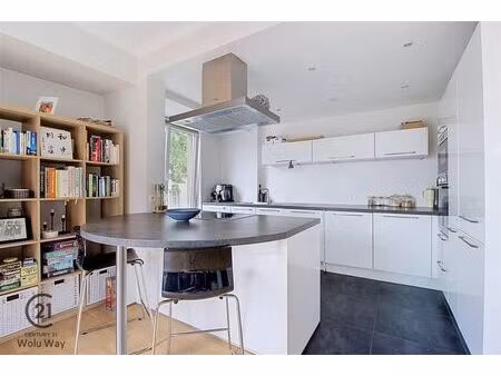 appartement à louer à rue de linthout 93a woluwe-saint-lambert (vbe47869)