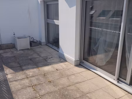 tres bel appartement t2 avec son grand balcon - secteur fron
