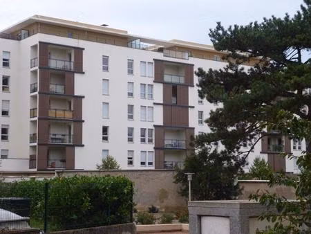 t 3 69007 lyon