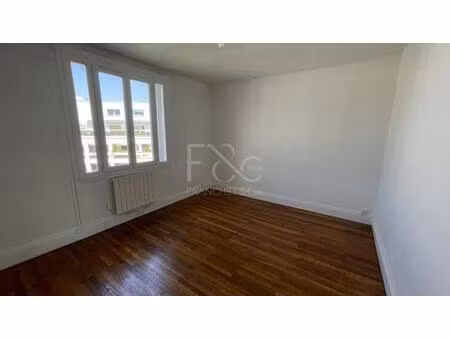 t3 de 57m²- rue des trois pierres à lyon 7ème