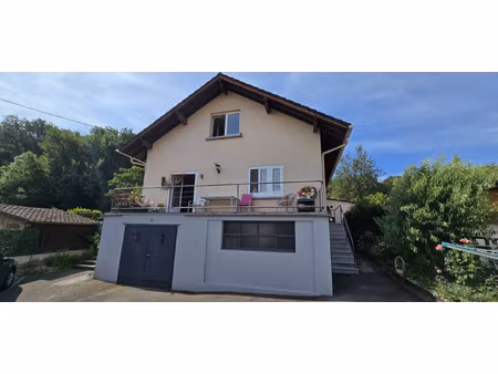 grande maison familiale avec possibilité de gîte ou d'habita
