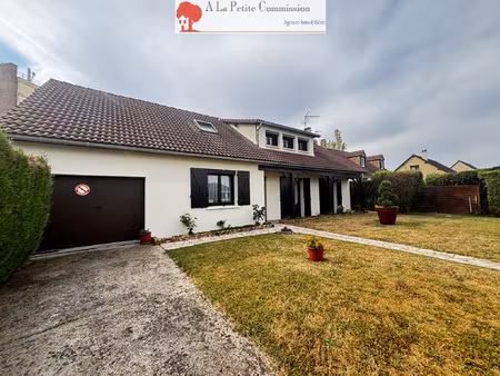 à vendre à luisant une maison familiale aux beaux volumes