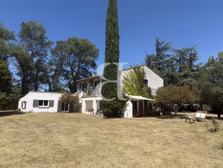maison de campagne avec piscine  dépendance et grand terrain.