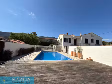 villa 4 faces avec piscine