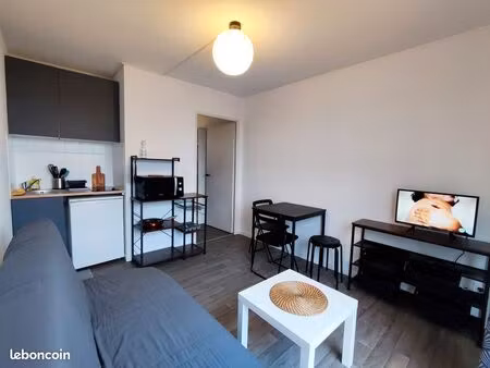 studio meublé dans résidence étudiante