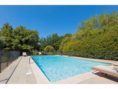 maison esprit atelier d'artiste avec piscine à saint paul de vence