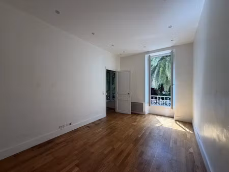 à louer – 2 pièces en rez-de-jardin – nice