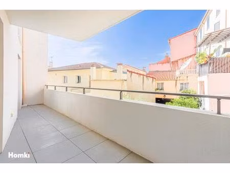cagnes-sur-mer – centre-ville | superbe 2 pièces récent avec terrasse