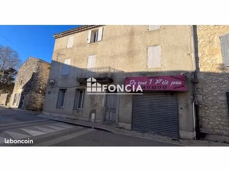 immeuble de rapport composé d’un local commercial et 4 appartements loués