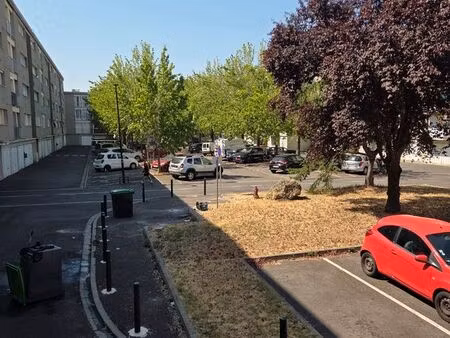 place de parking aérienne amouroux