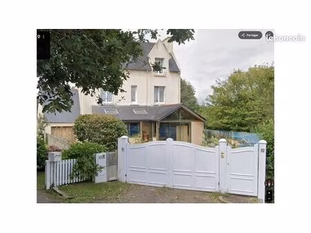 maison familiale ancienne de 180m2  quartier coat tan rive droite  5 chambres  2 sdb  véra