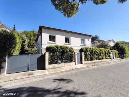 belle villa à villevieille (30250) 190 m² sur 815 m²