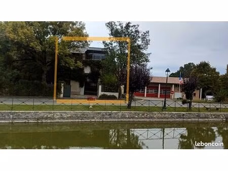 local commercial 60 m2 et logement t5