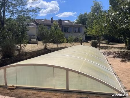 propriété 6 pièces 156 m²