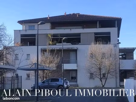 studio 1 pièce 28 m²