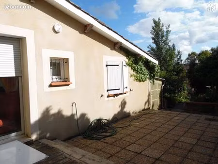 t2 auch avec jardin et terrasse