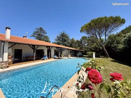 propriété 7 pièces 204 m²