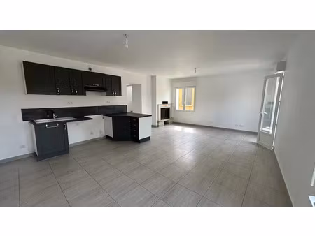 vente immeuble 8 pièces 105 m² à carnoules (83660)  242 000 €