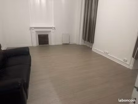 à louer – appartement t2 de 70 m² – landivisiau (29)