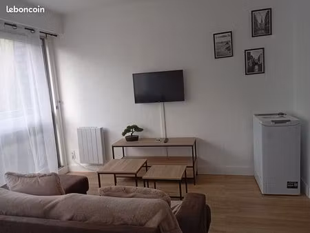 appartement lumineux 27 m²  cave + parking