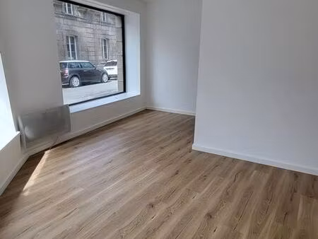 local commercial rénové - landividiau centre