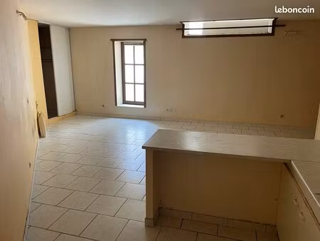 studio 33 m² - bazas centre