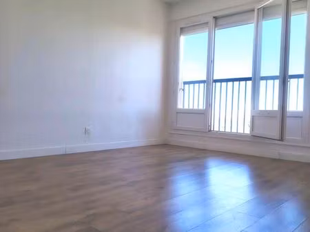 : charmant studio 26 m² – lumineux  sans vis-à-vis & très bien desservi – alfortville