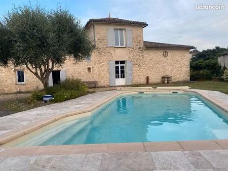 belle maison en pierre