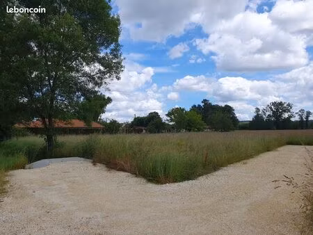 terrain 740 m² saint medard de guizieres